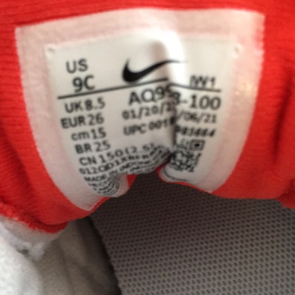 Kids Nike Basketball Running Shoes NWT - Picture 7 of 7